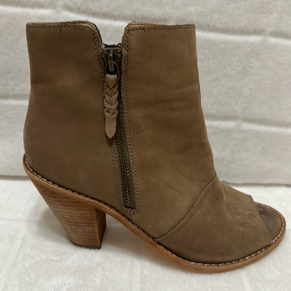 Corso Como Brown‎ Peep-Toe Ankle Boots - Picture 1 of 12
